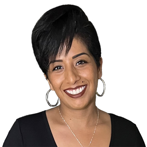 Headshot of Evlyn Andrade